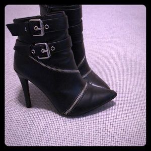 Black vegan leather moto boots. Sexy, 6.5